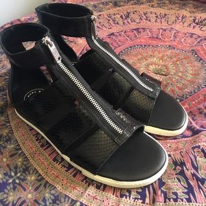 Marc Jacobs Gia sandals NWOT