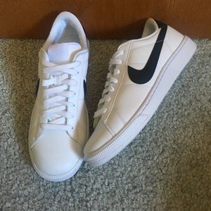 BRAND NEW Nike Tennis Classic Shoes