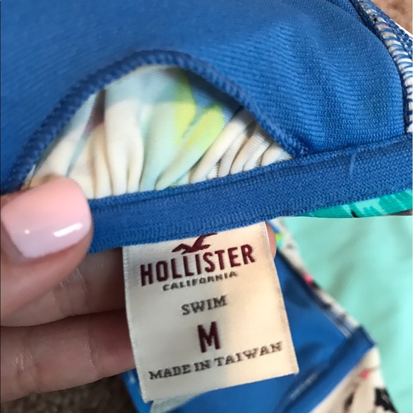 Hollister bikini size medium - Picture 2 of 3