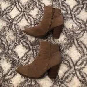Breckelles Tan Booties