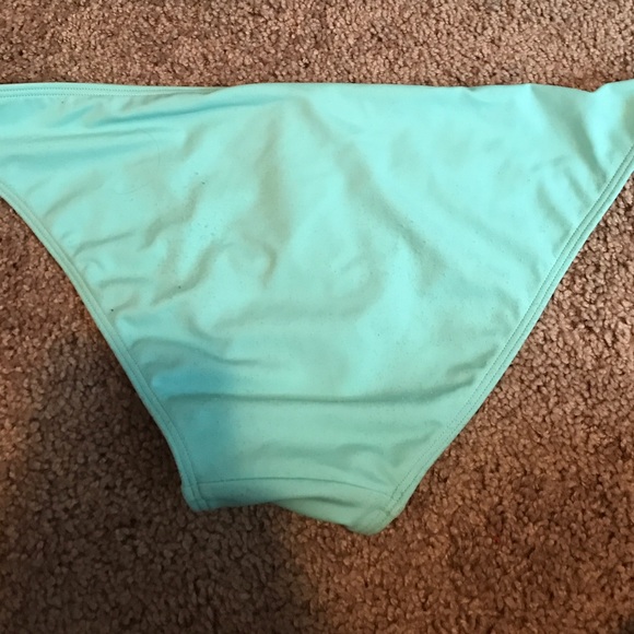 Hollister bikini bottom size medium - Picture 2 of 3