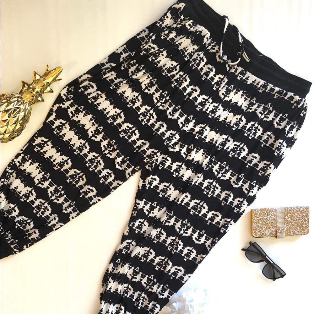 Black and white plus size large harem pants