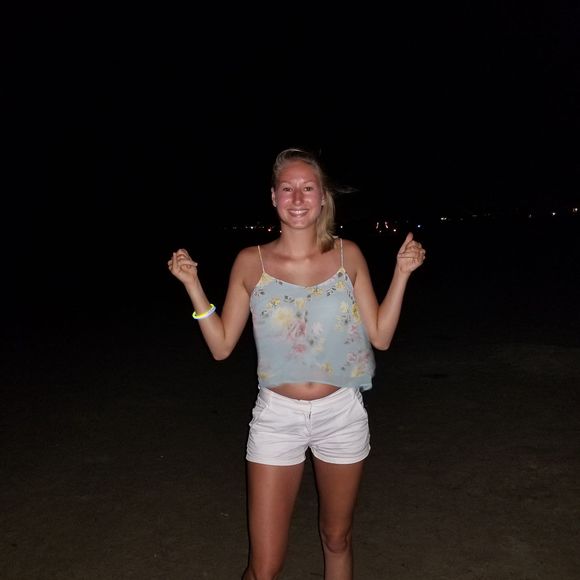 Meet your Posher, Laine - Picture 1 of 1