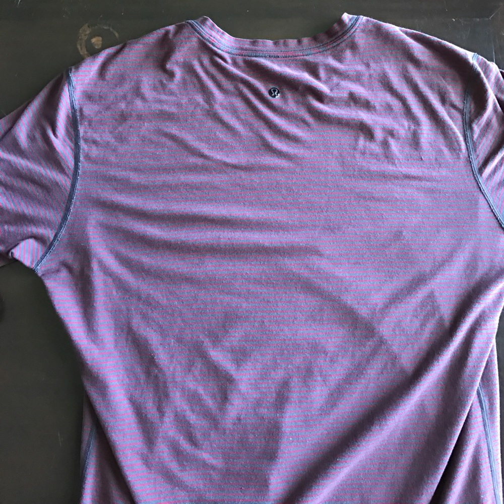Lululemon 5 year t-shirt size medium