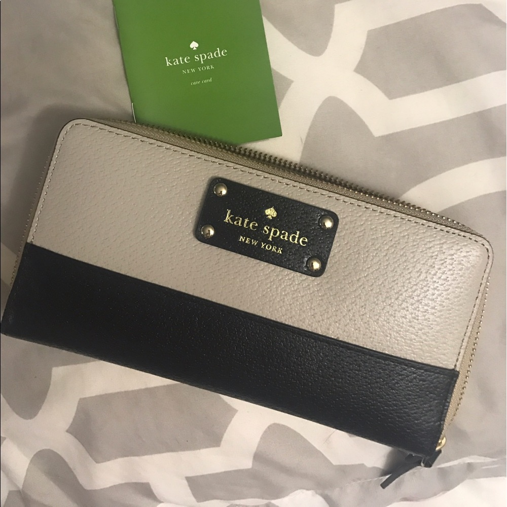 BRAND NEW Kate Spade Wallet! Never used!