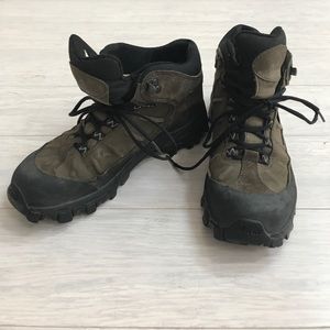 EMS hiking boots 8.5 NEVER WORN!!