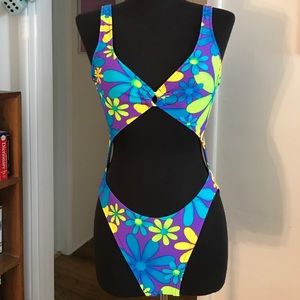 VINTAGE 90's CUT-OUT SWIMSUIT