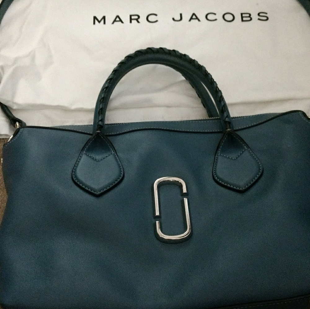 Marc Jocabs  new logo!!! Leather pocket book