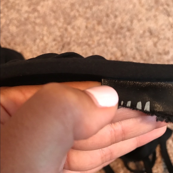 H&M bikini top fits small or medium - Picture 2 of 2