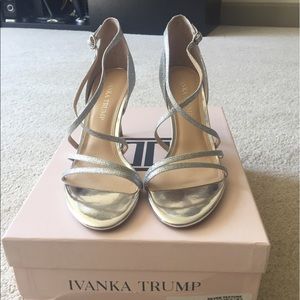 Garis 2 Sandal Heels, size 6.5