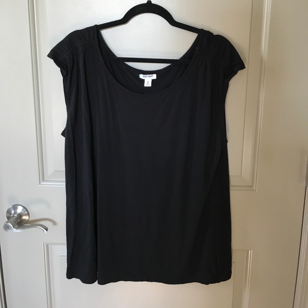 Cap sleeve black tee
