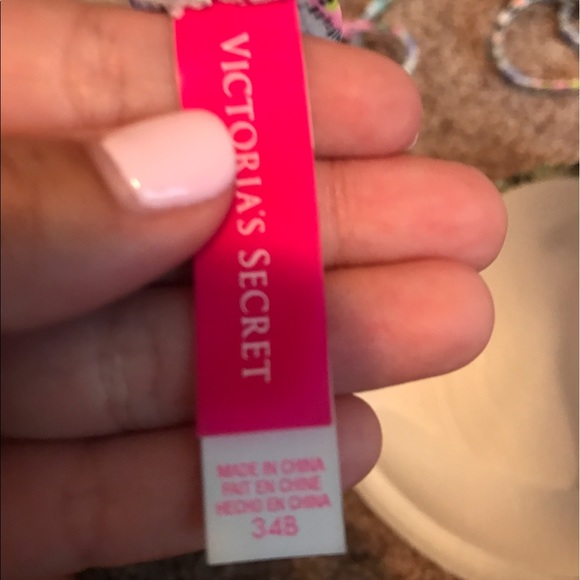 Victoria's Secret bikini top size 34b - Picture 2 of 2