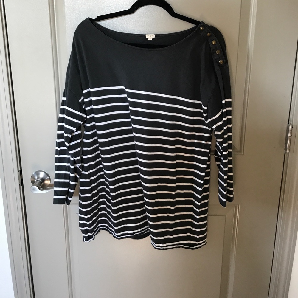 Grey and white striped 3/4 length sleeve shirt
