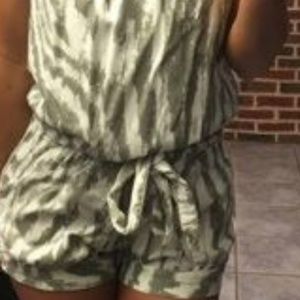 Guess Romper/ jumper large