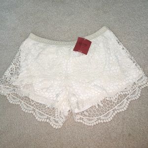 NWT White crotchet shorts
