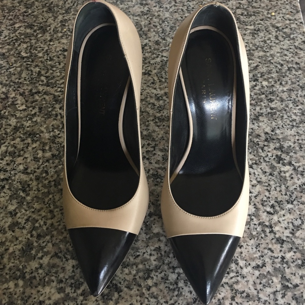 Saint Laurent Pumps 37