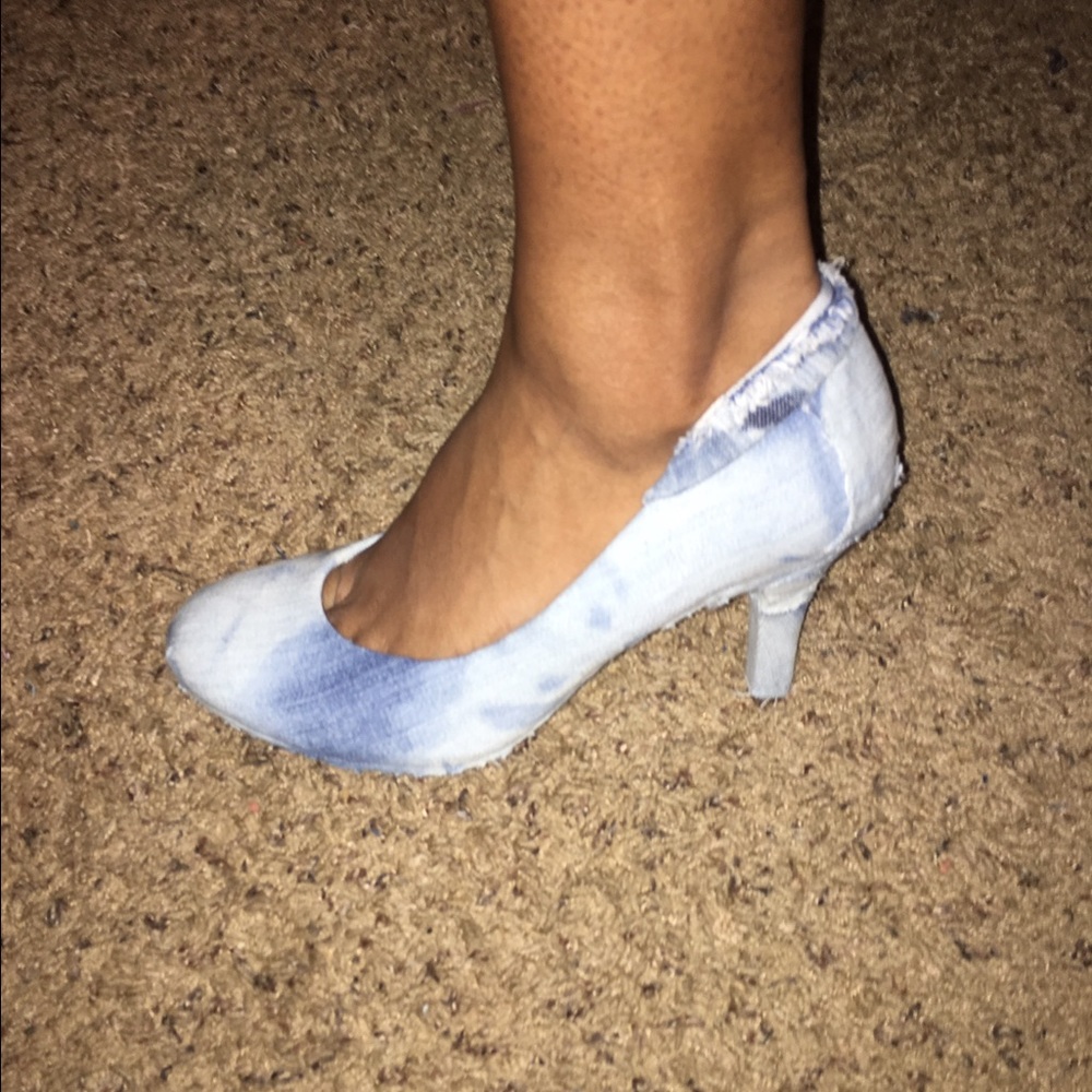 Customized denim shoes
