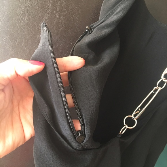 **SOLD** T-back unique silk top - Picture 4 of 7