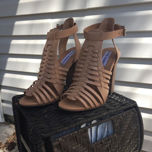 Steve Madden Shoes - Brand new Steve Madden strappy heel