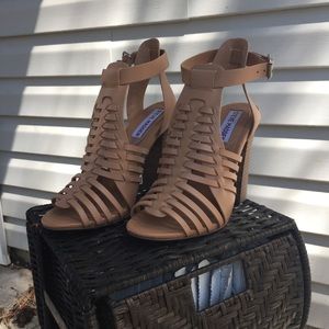 Brand new Steve Madden strappy heel