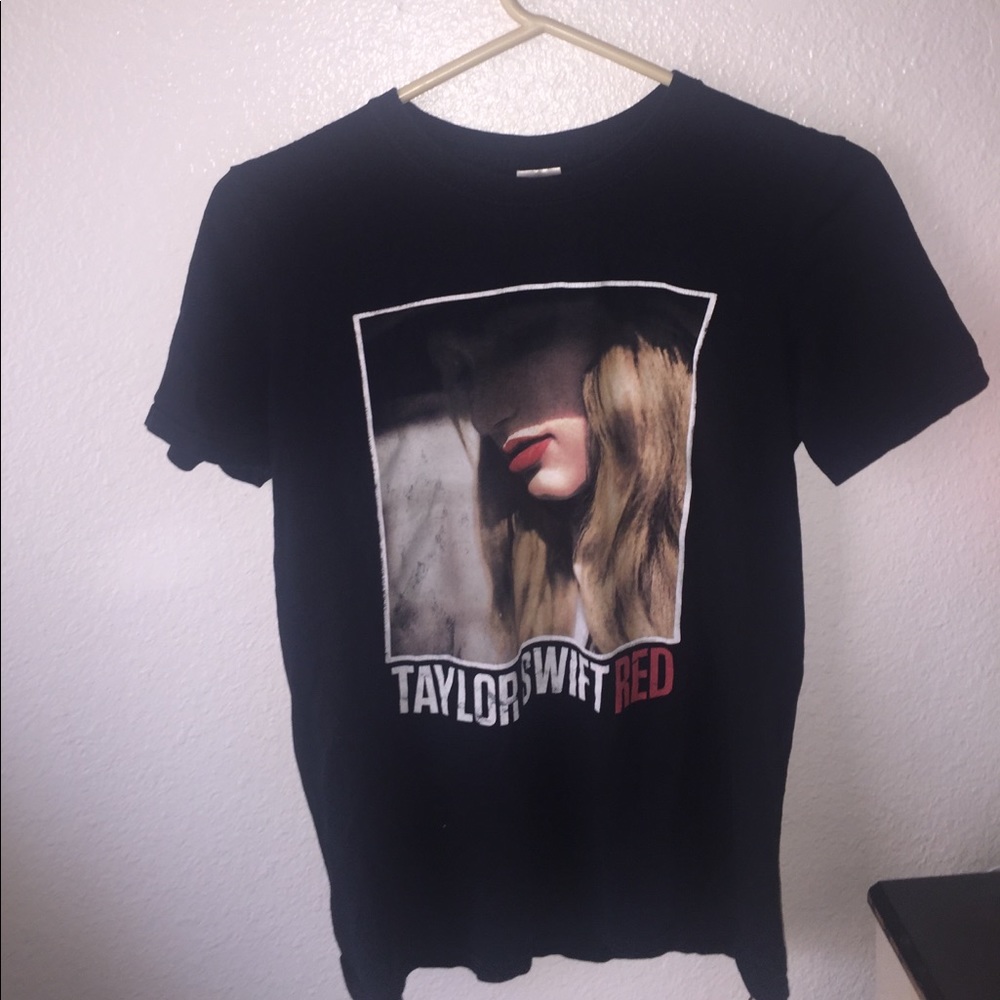 Taylor swift "RED" shirt
