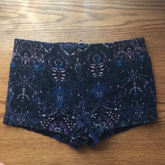 Urban Outfitters Velvet Paisley Shorts - Picture 2 of 5