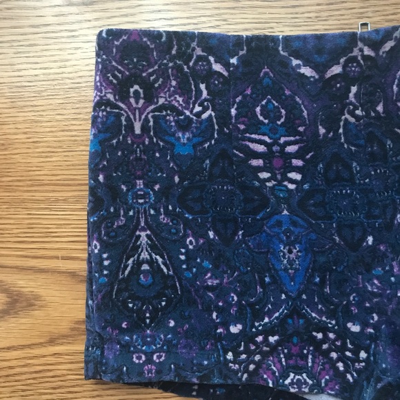 Urban Outfitters Velvet Paisley Shorts - Picture 5 of 5