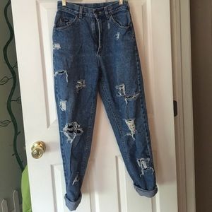 Distressed boyfriend jeans