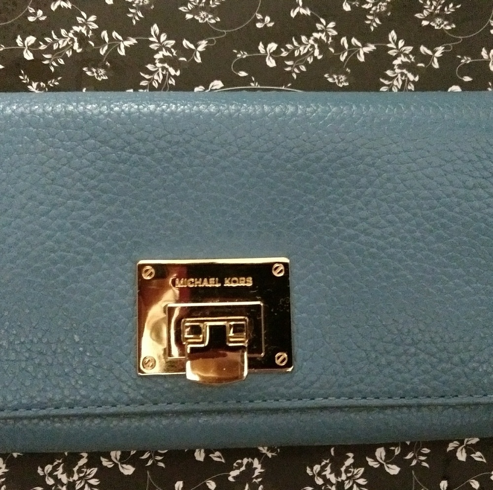 Michael kors blue leather wallet gold clip in fron