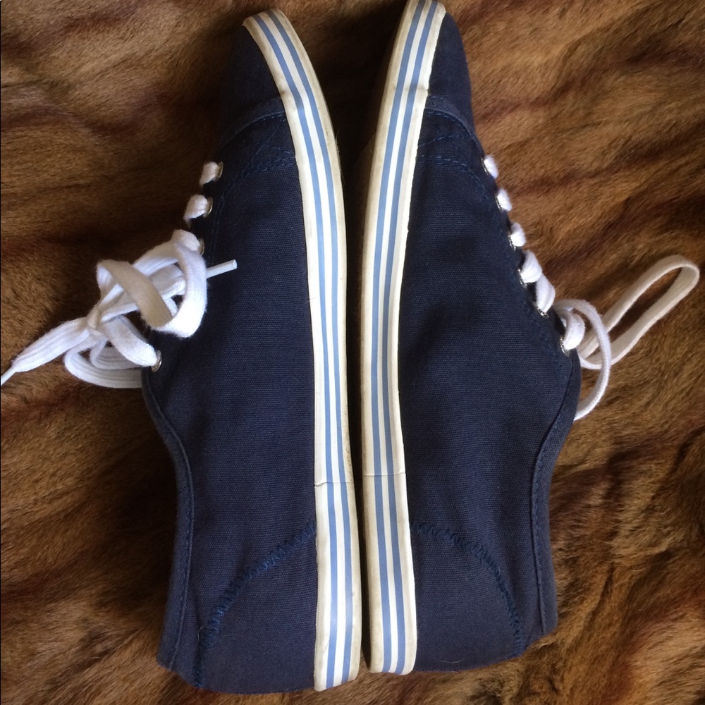 Shoes - Picture 2 of 5