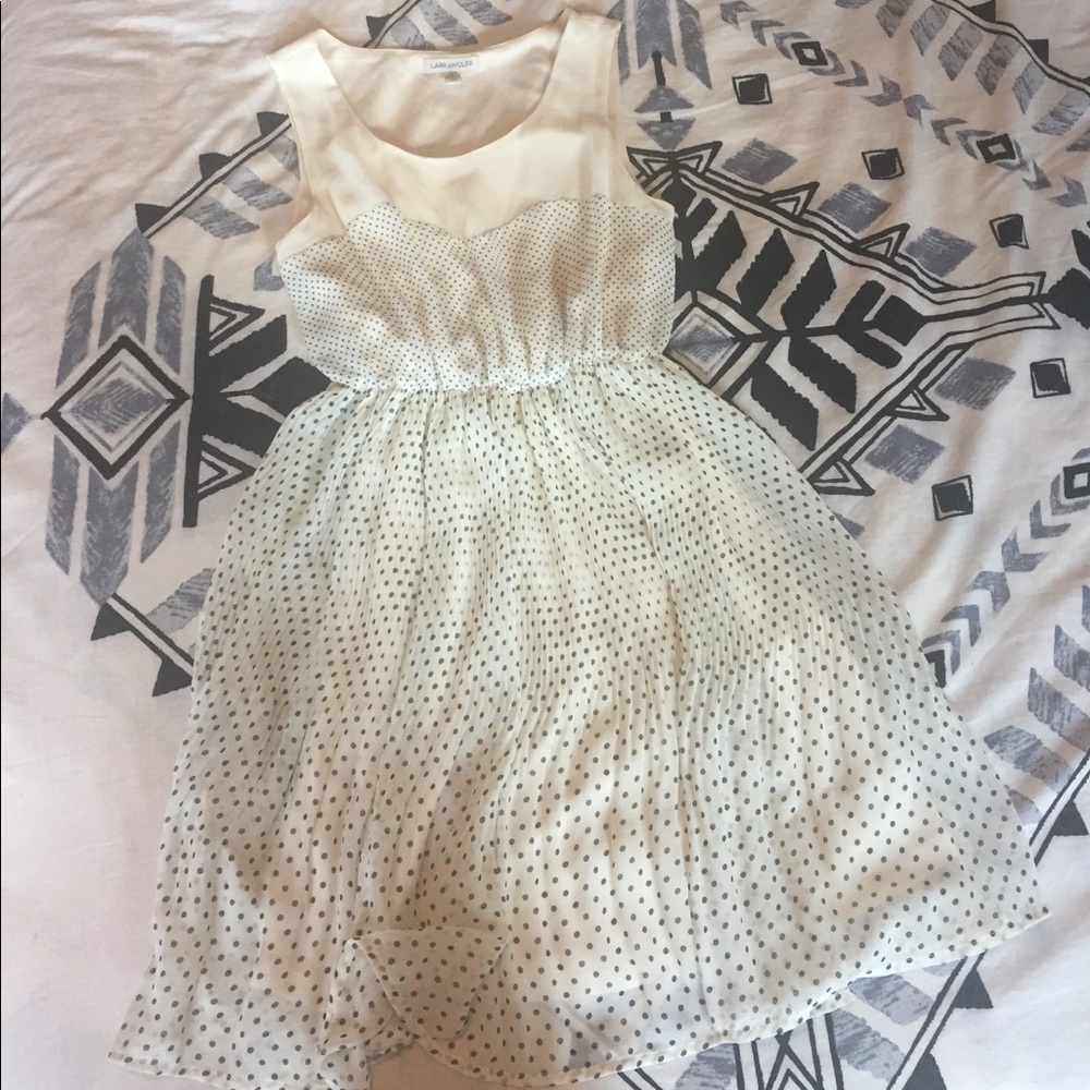 Pretty LARK & WOLFF polka dot dress