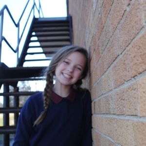 Meet your Posher, Ella