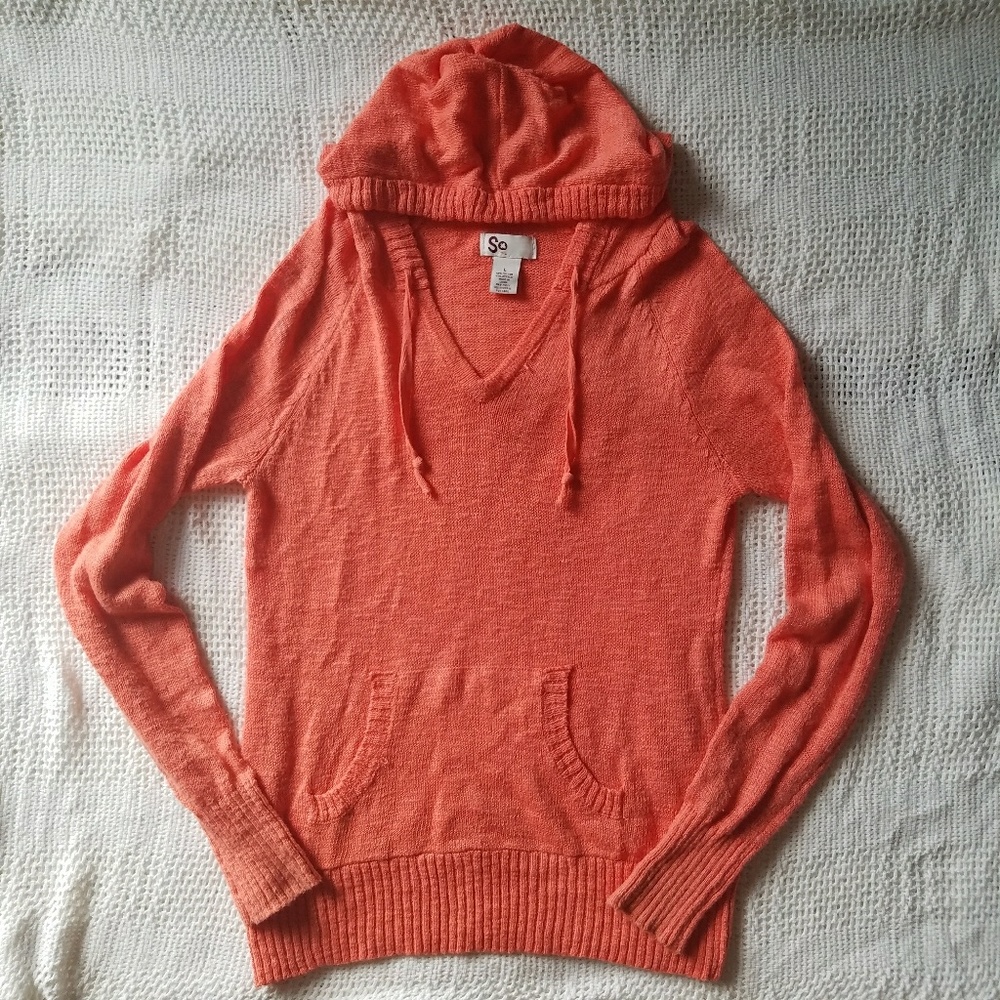 Hooded Sweater w/ Pocket
