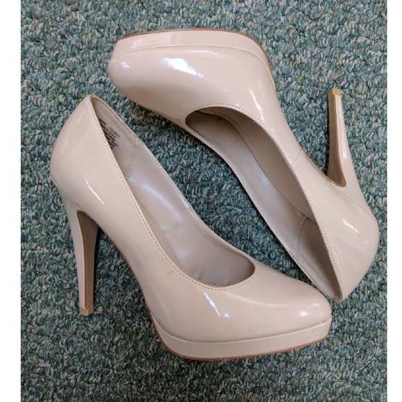 Elle Nude Heels - Picture 4 of 8