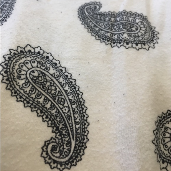 A tank top - Picture 4 of 4