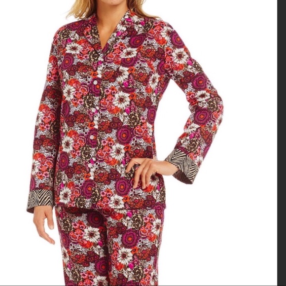 SALE OFFER. VERA BRADLEY PJ TOP ( Sz S) - Picture 2 of 5