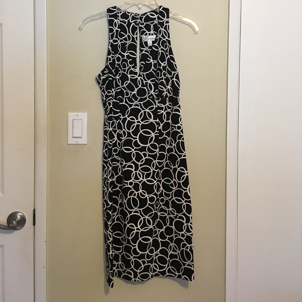 NWOT Dress Barn black and with dress size 4