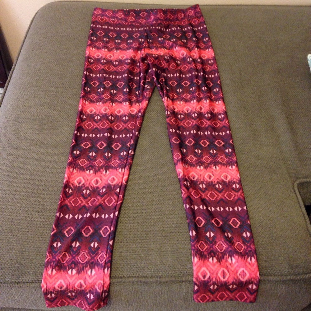 American eagle leggings in tribal print