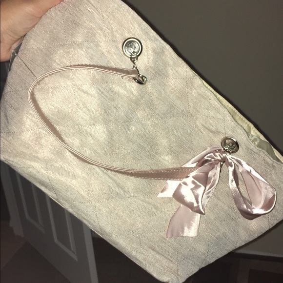 FREE Ulta Bag with purchase of 2+!! - Picture 1 of 4