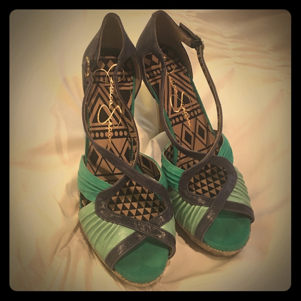 Strapy Pumps - image 1