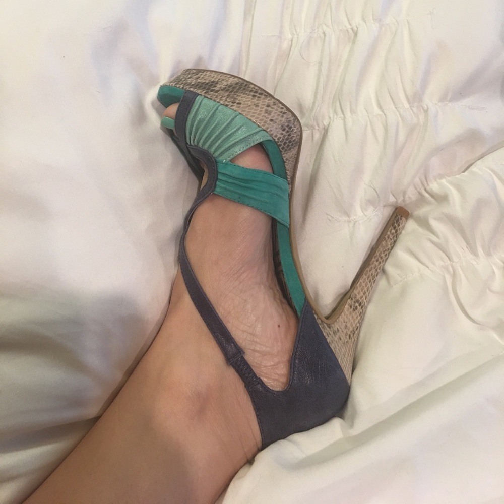 Strapy Pumps - image 2