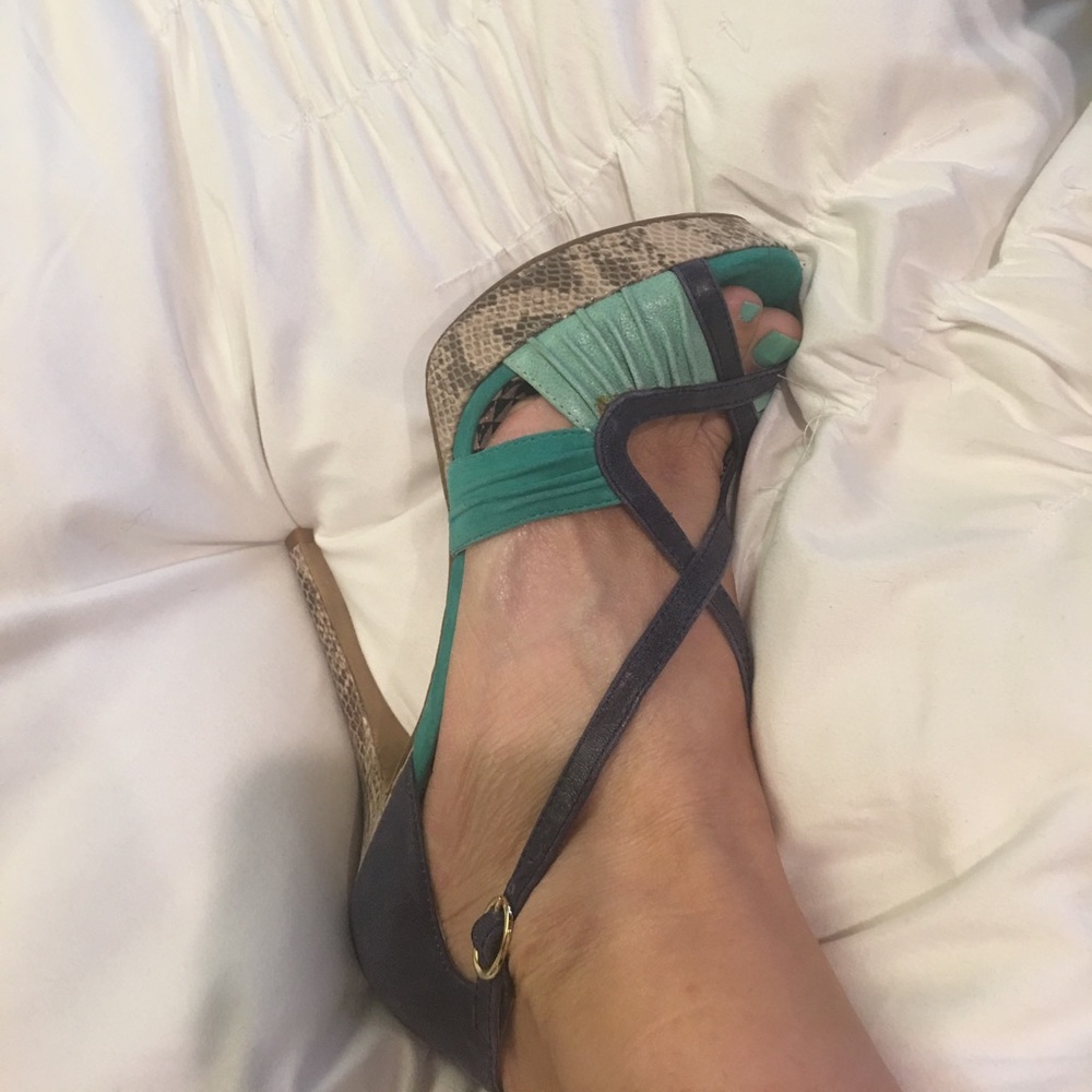 Strapy Pumps - image 3