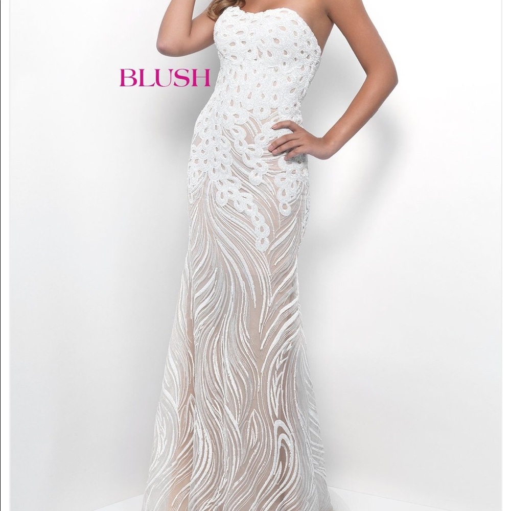 Gorgeous white/nude gown.