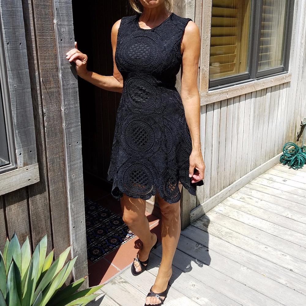Dress - Picture 6 of 6