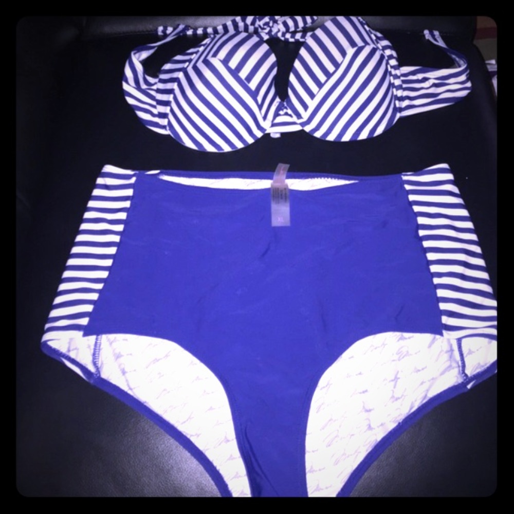 Marilyn Monroe blue and white stripped bikini 👙LG