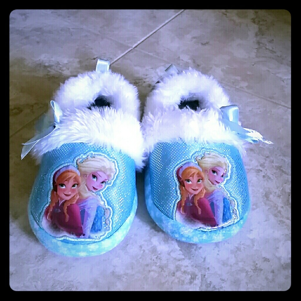 Frozen Slippers New Without Tags Size 11-12