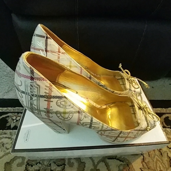 Shoes - Picture 2 of 3