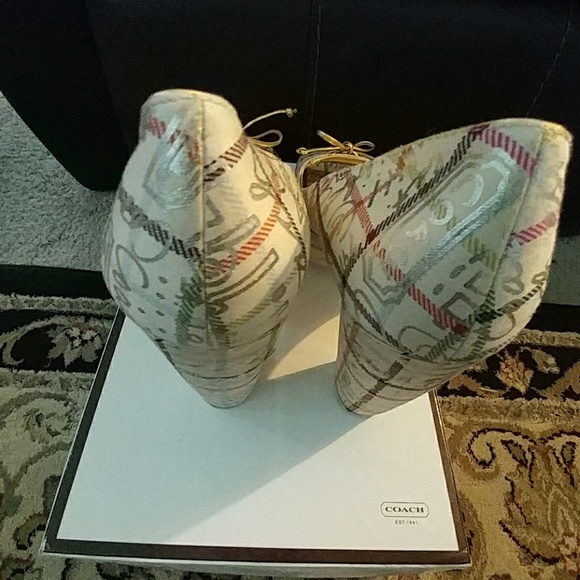 Shoes - Picture 3 of 3