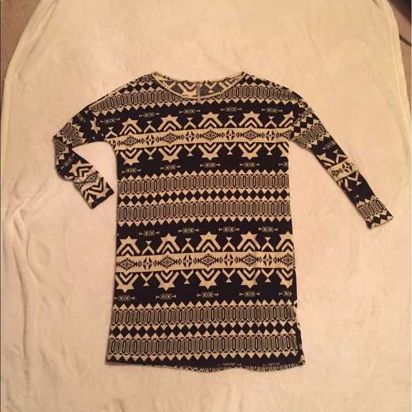 Black and cream long sleeved box dress - Picture 1 of 2