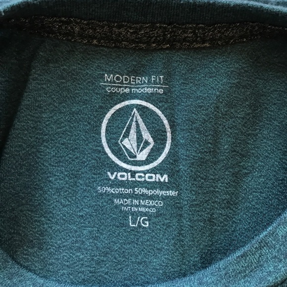New Volcom light weight t-shirts: Modern Fit - Picture 2 of 4